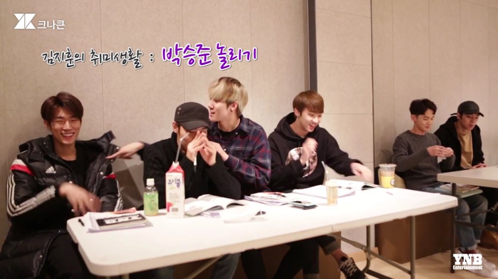 ynb_sophy94's tweet photo. 경복이랑 김치 ㅋㅋ 둘이 진짜 꿀케미
ps. 성호오빠랑 유지언니도 같이 중국어 레슨~ https://t.co/U1VOmEs41o