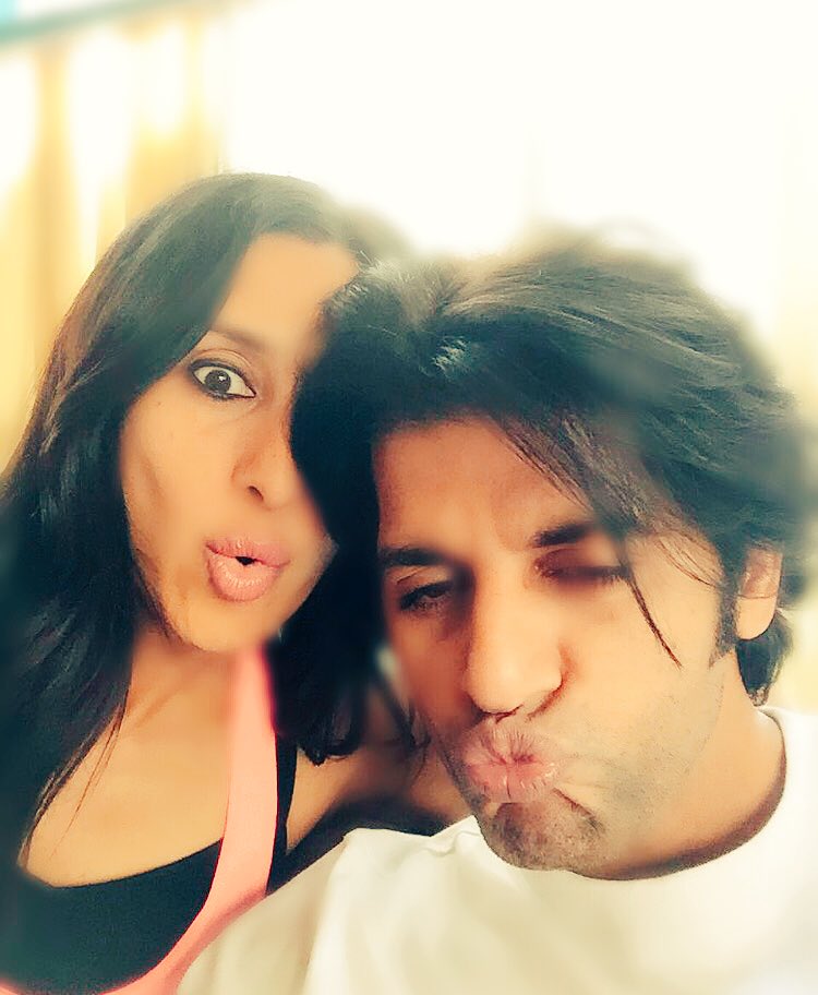 bombaysunshine's tweet photo. You know you'll have a great day if it starts off with love &amp;sunshine.. and a little silliness! ;) @RealKVB https://t.co/OWX3XNzpkU
