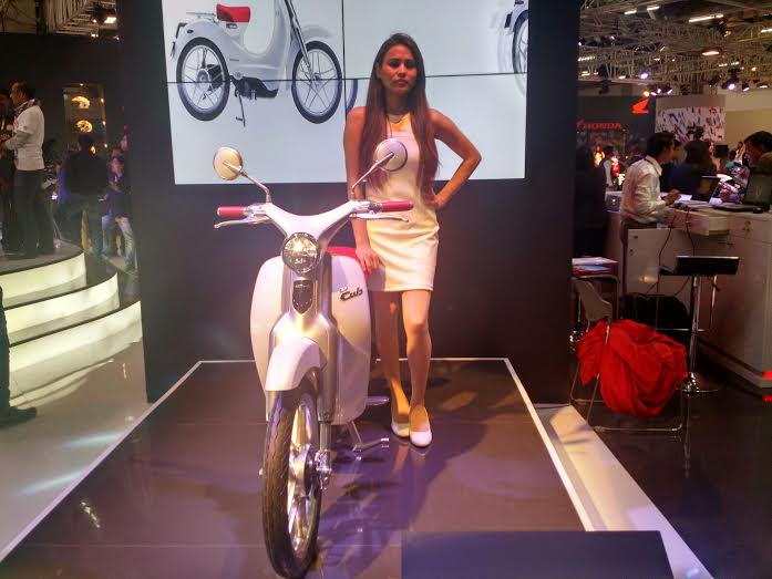 EconomicTimes's tweet photo. Here it is! Check out the #Honda #EVCub at #AutoExpo2016
Read more abt the latest launches https://t.co/ofIPD69hjC https://t.co/ZfQQOZnCZA