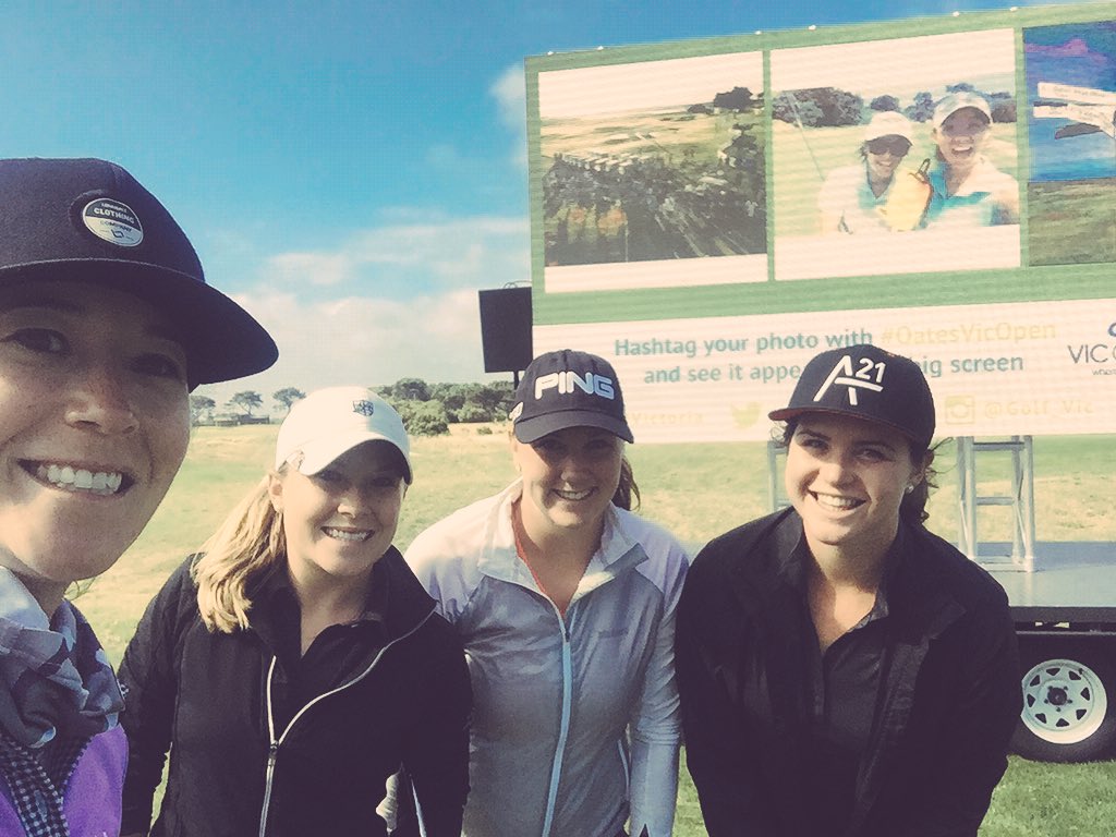 KylaInaba's tweet photo. #oatesvicopen pic photobombed by @BomarBrittybbo and @jenzhunter! https://t.co/u3HLXNgPtF