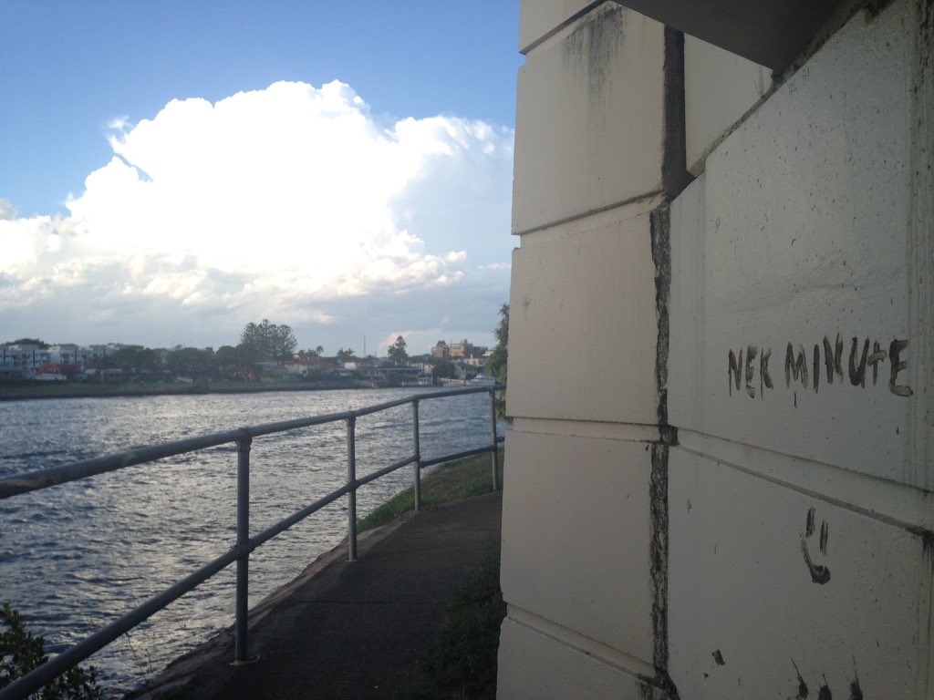 btdasnz's tweet photo. #nekminut there wasn't a storm in Brisbane :( #ghostclouds #juststormalready #ohthehumidity @WeatherAndMore https://t.co/PGipq2533y