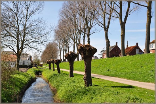 Sturm_Makelaars's tweet image. Uitkijken over Zeeuws landschap? Te koop authentieke #dijkwoning in #Zonnemaire alvast info: info@sturmmakelaars.nl