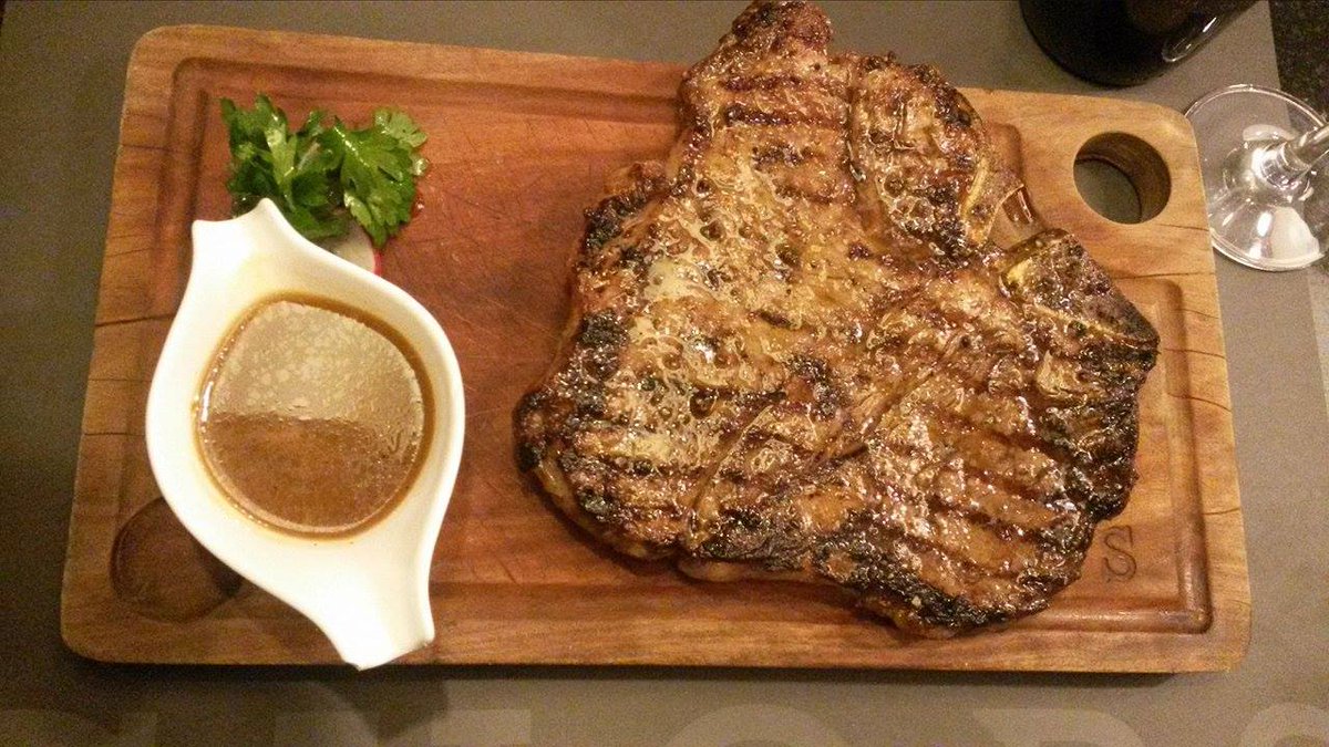 ChopsPH's tweet photo. #steak hungry? Drop on down and visit us in Greenbelt 5 or Shangri la Mall today...#chopsph https://t.co/mDvqMBITqL