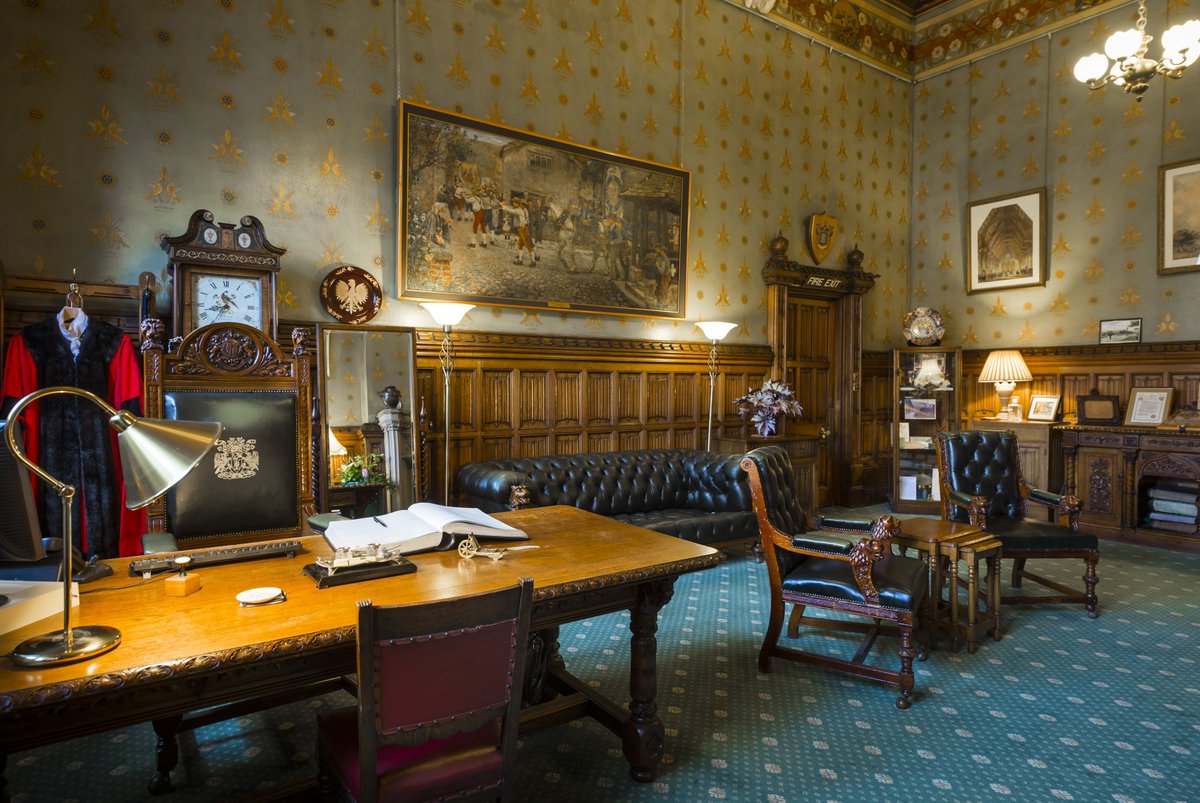 RochdaleCouncil's tweet photo. Join us on a short tour of Rochdale Town Hall at 2.15pm today! Only £2.95pp https://t.co/1GhJqwnjDH