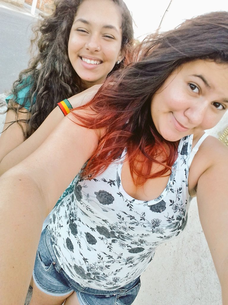 Rhaynak's tweet photo. @Bahcastanheiraa Peranha, Te Amo Garota 😂😘❤💘💘❤🎀 https://t.co/eyjQECvJ0o