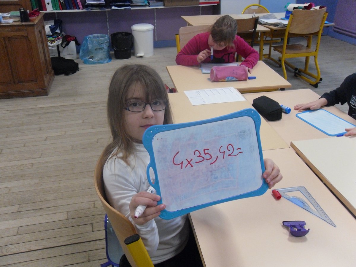 CP_CE1Blagny's tweet photo. Shanna a trouvé une autre façon de faire le calcul, mais elle ne sait pas encore faire les multiplications. https://t.co/FYIEpK8T4T