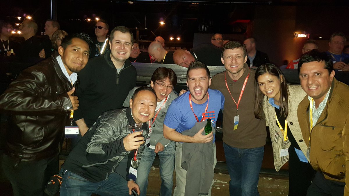 RGONZALEZ_SS's tweet photo. #SWW16 excelente noche con excelentes personas https://t.co/1tk1V1jqYe