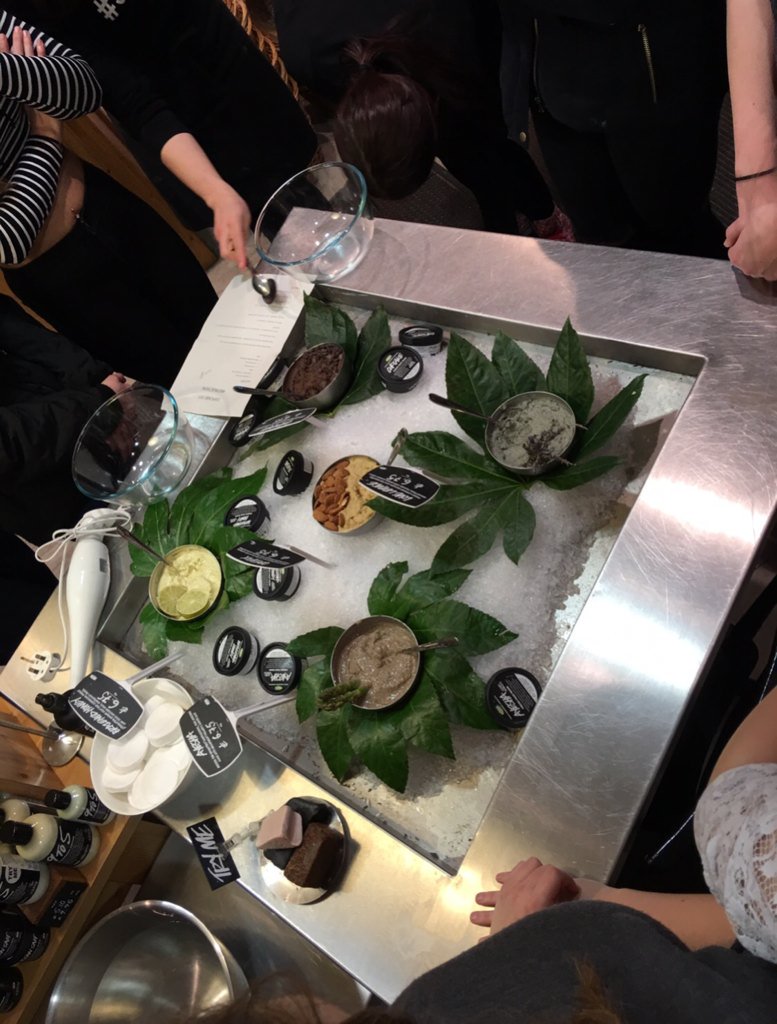 Unity_MissP's tweet image. Making cosmetics @lushcosmetics it doesn't get better than this @UnityBlackpool #year11scienceassignment