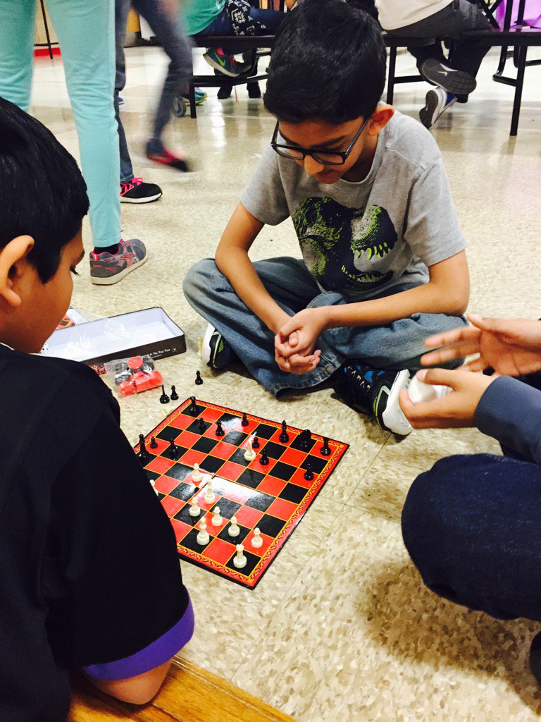 ℝ𝕒𝕔𝕙𝕖𝕝 𝔸𝕥𝕫𝕖𝕣𝕥 tweet media