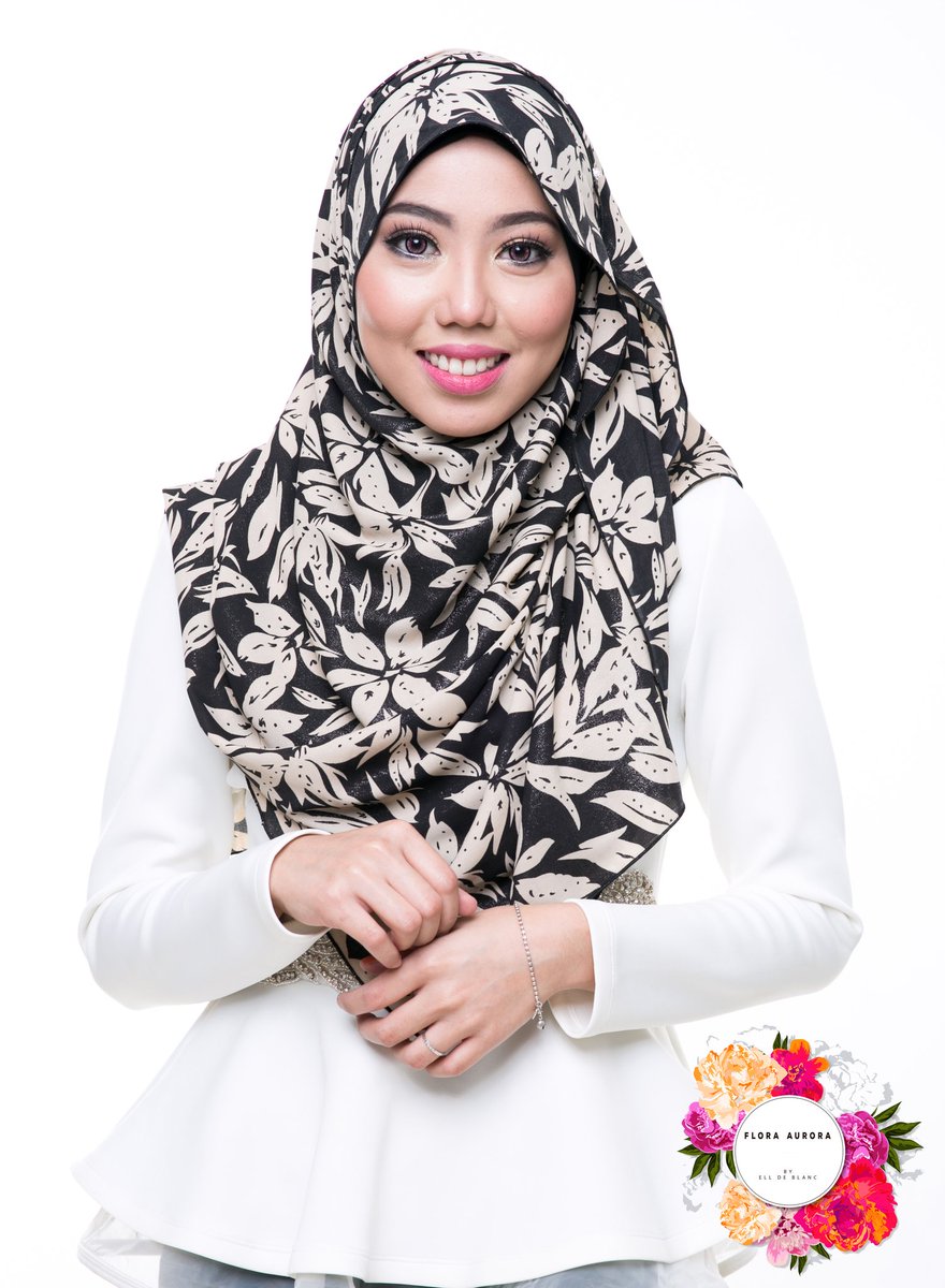 EllDeBlanc's tweet photo. Flora Aurora Exclusive Shawl. Go check out our instagram @EllDeBlanc for more details 😘😘😘🌼🌼🌼 https://t.co/Be5wTE1wrs