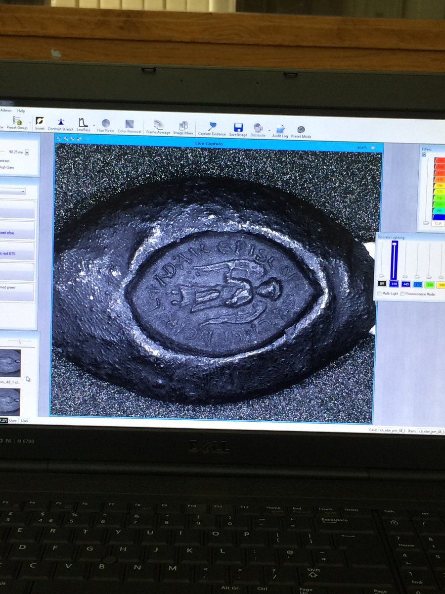 Imprint_Project's tweet image. Seal of the day: an angel surrounded by medieval prints.