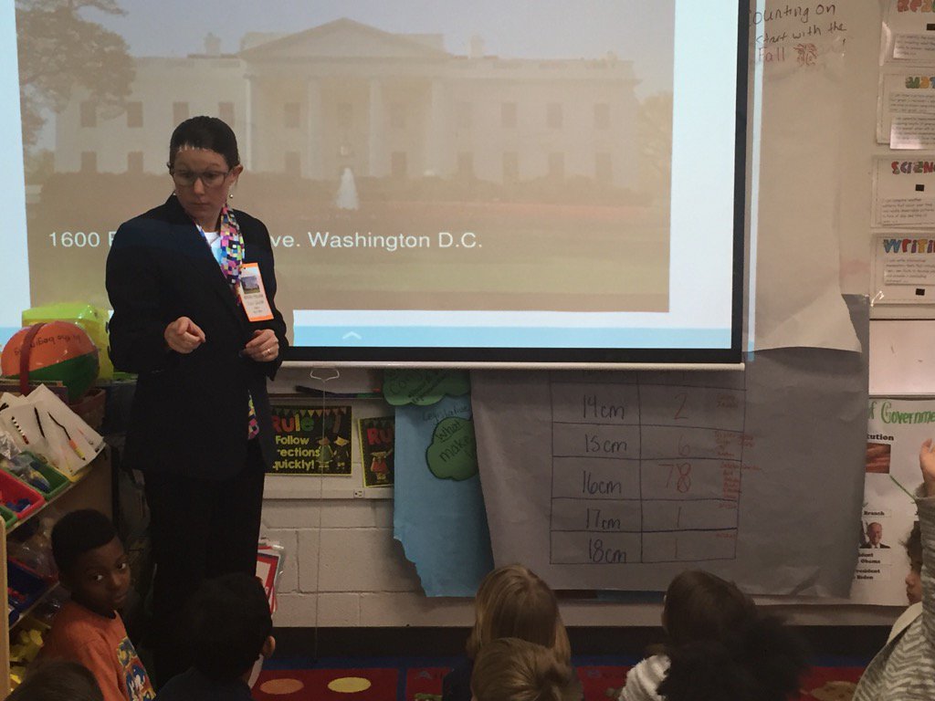 SusanLoveless23's tweet image. Second graders taking a trip to the White House today! #creatinglearningexperiences @JCElem_RCS