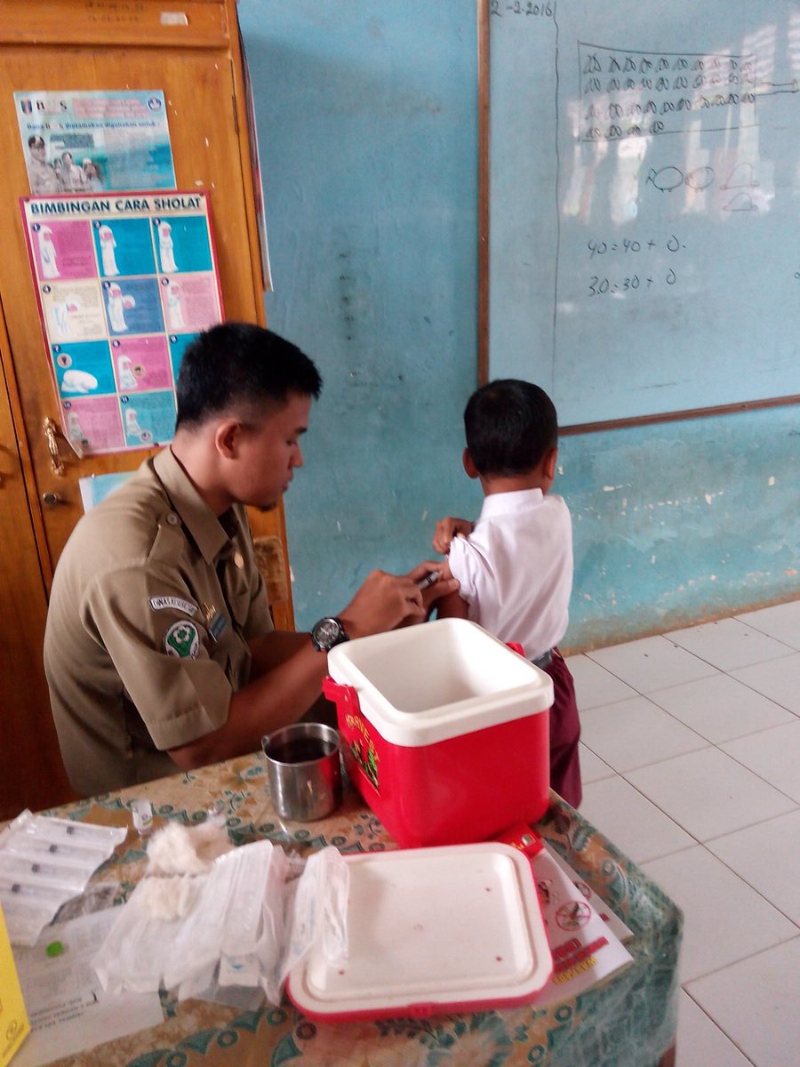 pkmbernung's tweet photo. Puskesmas bernung sedang melaksanakan program BIAS dan penyuluhan DBD disekolah Dasar Sahabat. #promotifpreventif https://t.co/yHE8CIJuwv