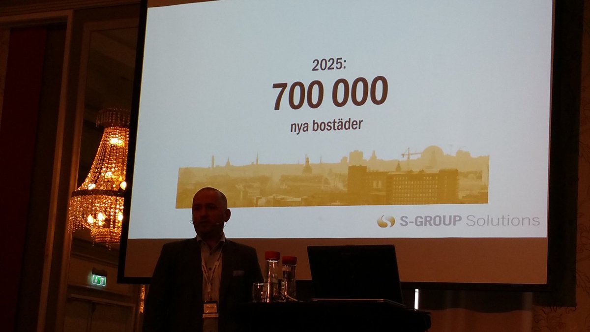 JonasNorden's tweet photo. "700.000 nya bostäder till 2025 mha digital #planprocess, dPBL" Attila Béres, EDP o @NiclasC, @SGROUPSolutions #GA16 https://t.co/P1dvj6Tat9
