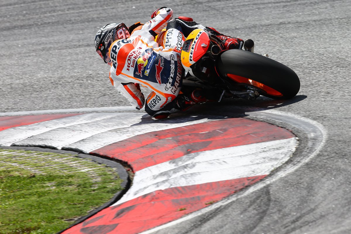 WeAre93's tweet photo. Finaliza el #SepangTest: ¡@marcmarquez93 termina 3º (+1.303)! / Session finished. Our champ is 3rd! #MotoGP #IAM93 https://t.co/VBYvKE5qtD
