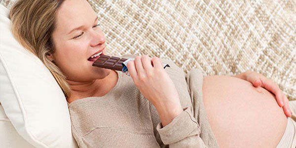 Dieta del cioccolato in gravidanza: previene complicazioni al bambino