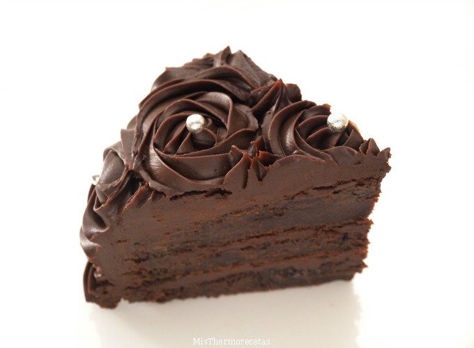 SunnySandJuan's tweet photo. Esta tarde té de jazmín con miel de romero acompañado de tarta de chocolate https://t.co/Egm6aJ46wO