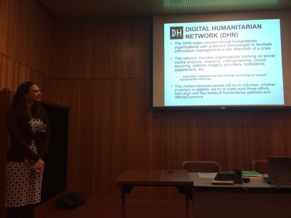 special intro of <a href="/Digihums/">DHNetwork</a> by @RF_Moore to the Info Analysis (72 hour) at #HNPW2016