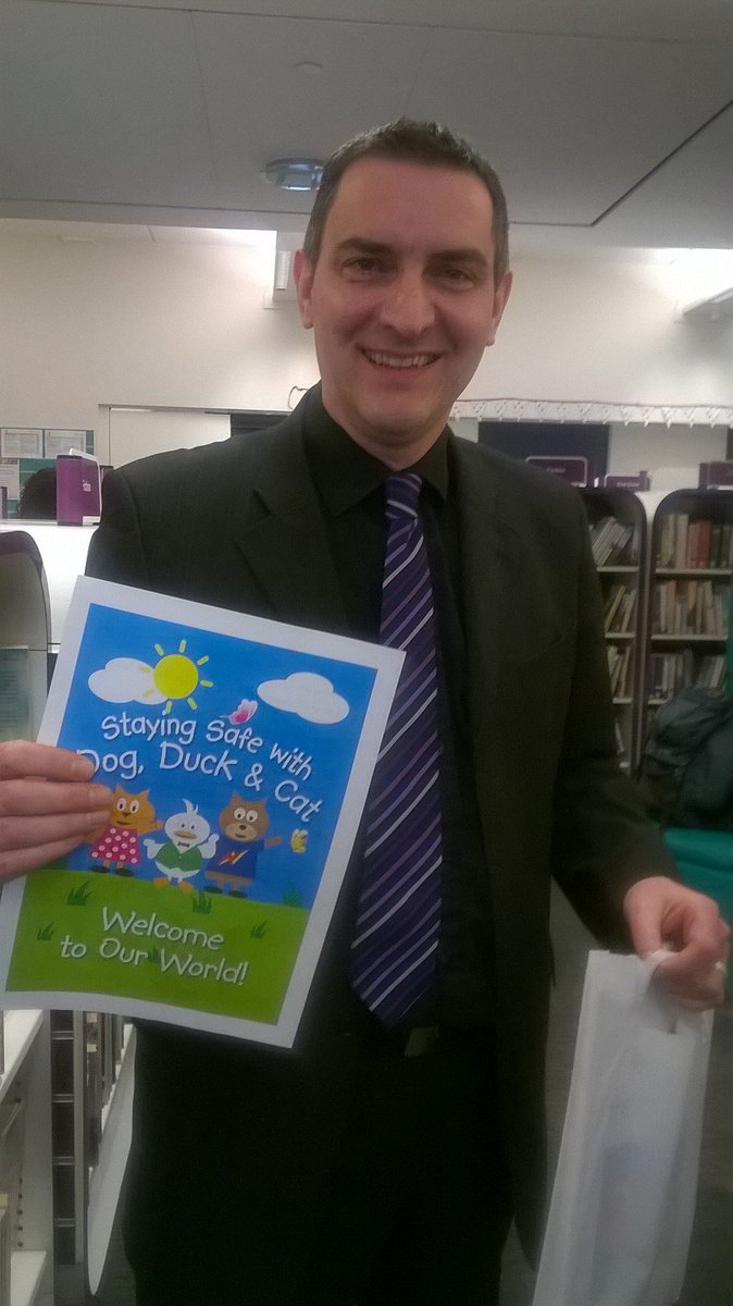 Cllr Simon Hackett launching children's safety books at Oldbury Library #librariesforlife #joinforfreeuseforlife