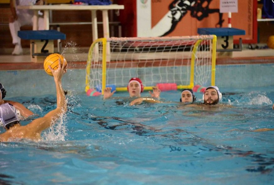 UispERtutti's tweet photo. #Pallanuoto tra i successi della nazionale e gli spalti vuoti del campionato #FuoriAreaNet https://t.co/n0drHi64Xz https://t.co/fJmpioSfGA