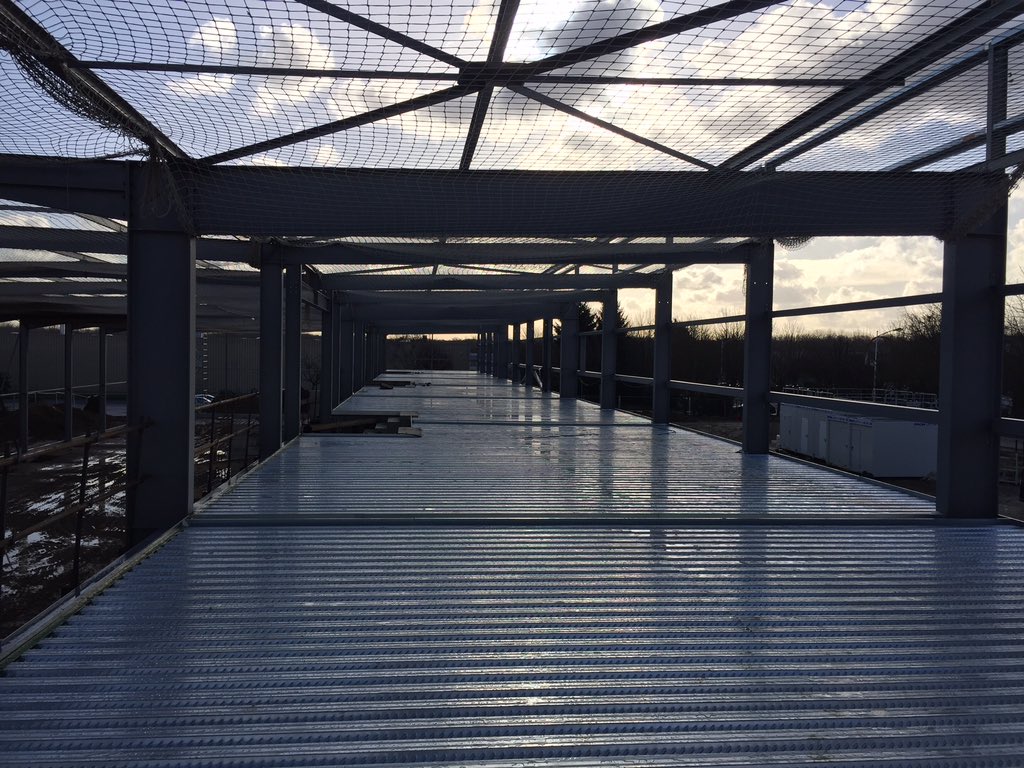 CampusIndustry's tweet photo. Installation du plancher bureaux https://t.co/WDLVRXLot0