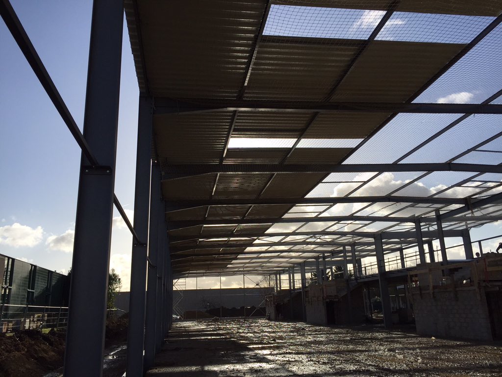 CampusIndustry's tweet photo. Installation du plancher bureaux https://t.co/WDLVRXLot0