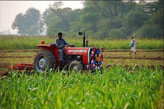 AGRIPAKIntl's tweet photo. Tractor House https://t.co/FYUc716mBn https://t.co/6IK6sqEZYr