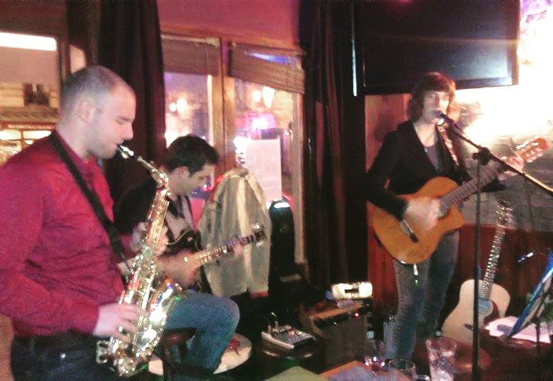 Messua_blues_24's tweet photo. Last week...And tomorrow :D
Last time before Italy #Oasis #Paris #Music #Life #Love #Messua #Guitar https://t.co/U7yUSIbSNt
