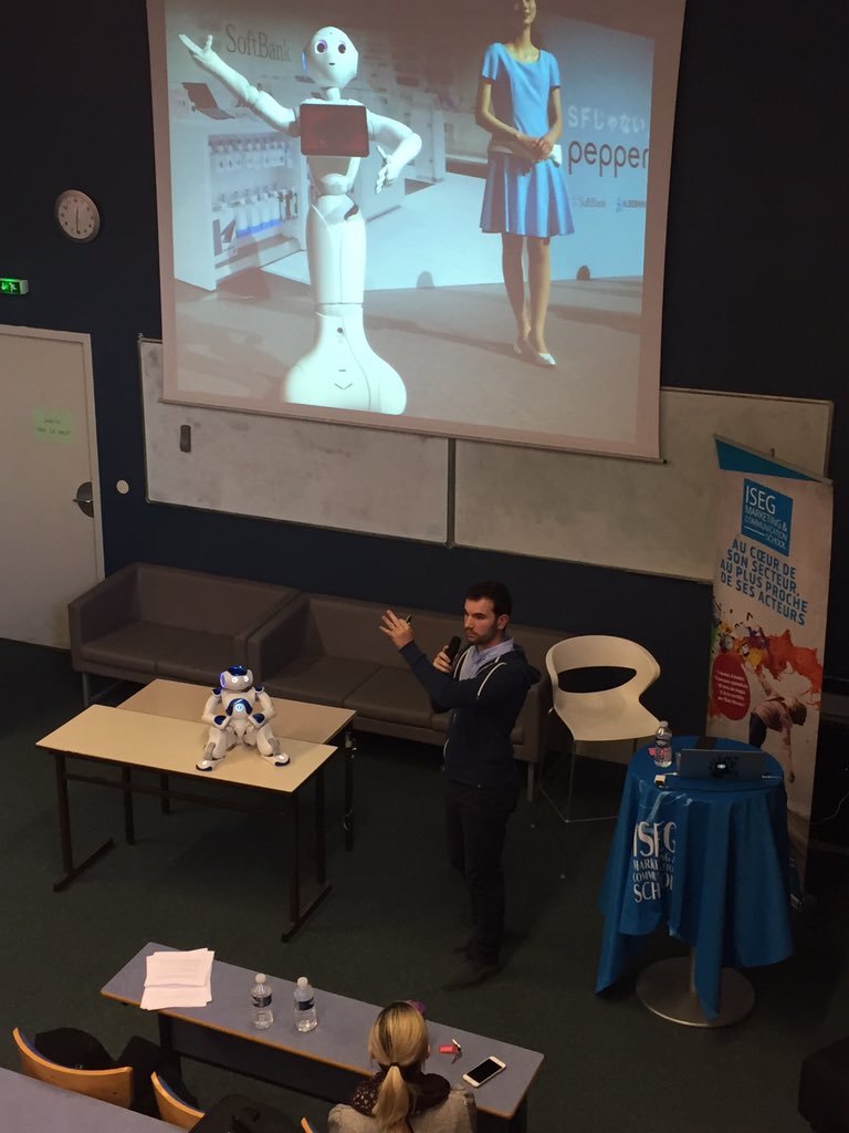 gregancelyon's tweet photo. Nao fait une démonstration de danse à l'iseg ! #innovationweek#ionisconnected #ISEGLyon https://t.co/rPsm2YlvQA