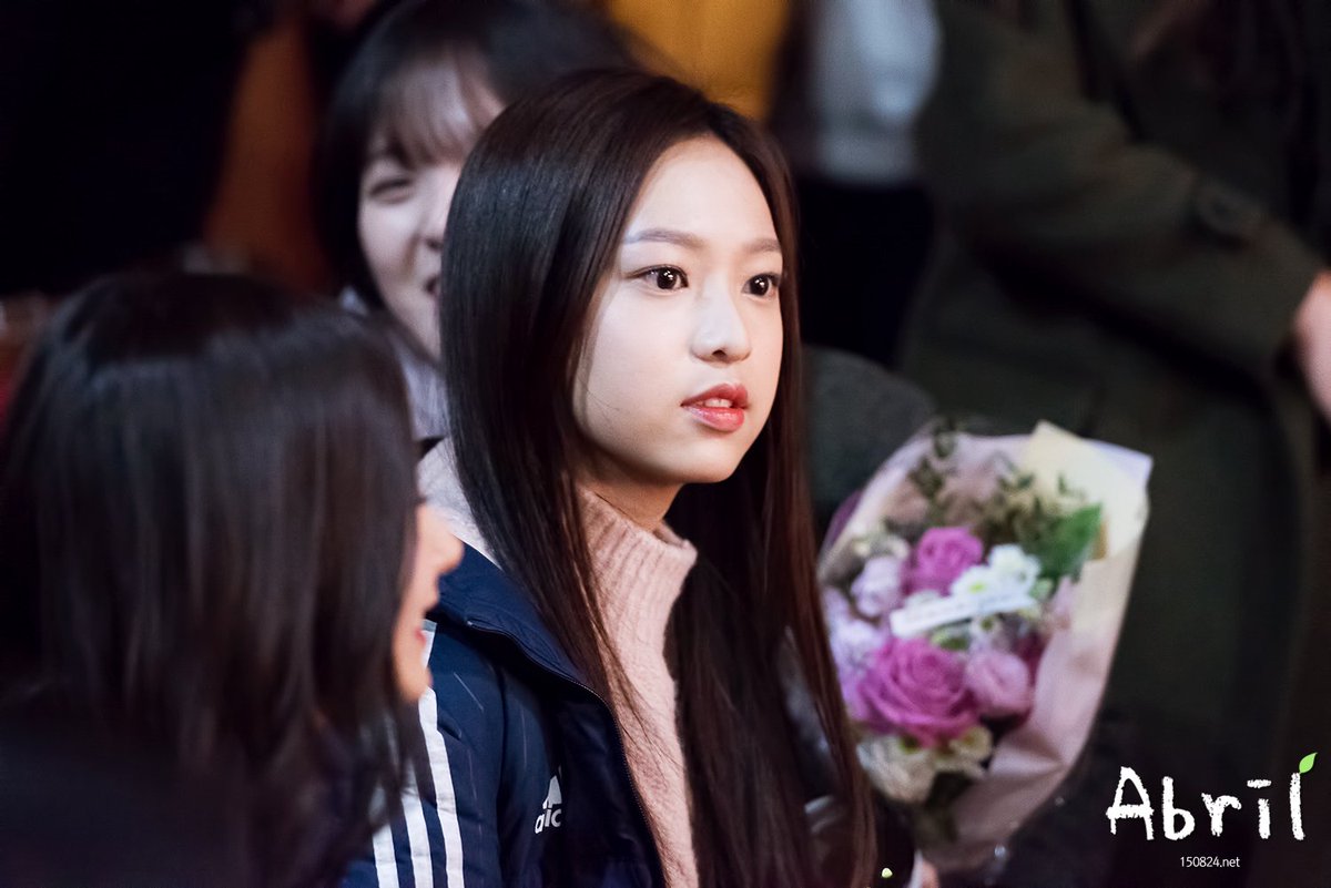 abril_kr's tweet photo. 160203 에이프릴 금성여고 채원 졸업식 49p 업로드!

https://t.co/S8fsTxh2nW

(@APRIL_DSPmedia @4wallE ) https://t.co/WC0yFxFm58
