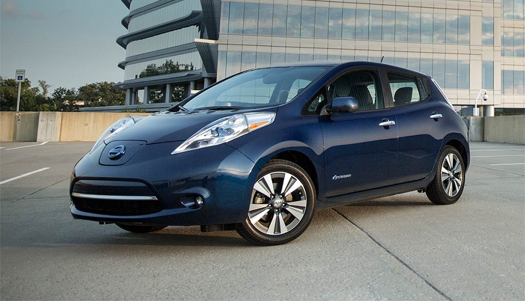 ecomento's tweet image. #Nissan can match the Chevy Bolt #EV, exec says bit.ly/1PUwRD4