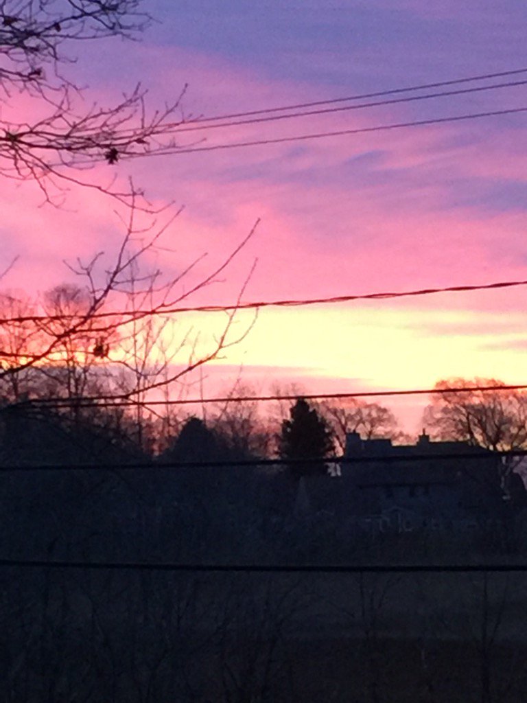 JLFyles's tweet photo. @MattNoyesNECN                              Sunrise @wallissandsNH https://t.co/wWQglRWiHs