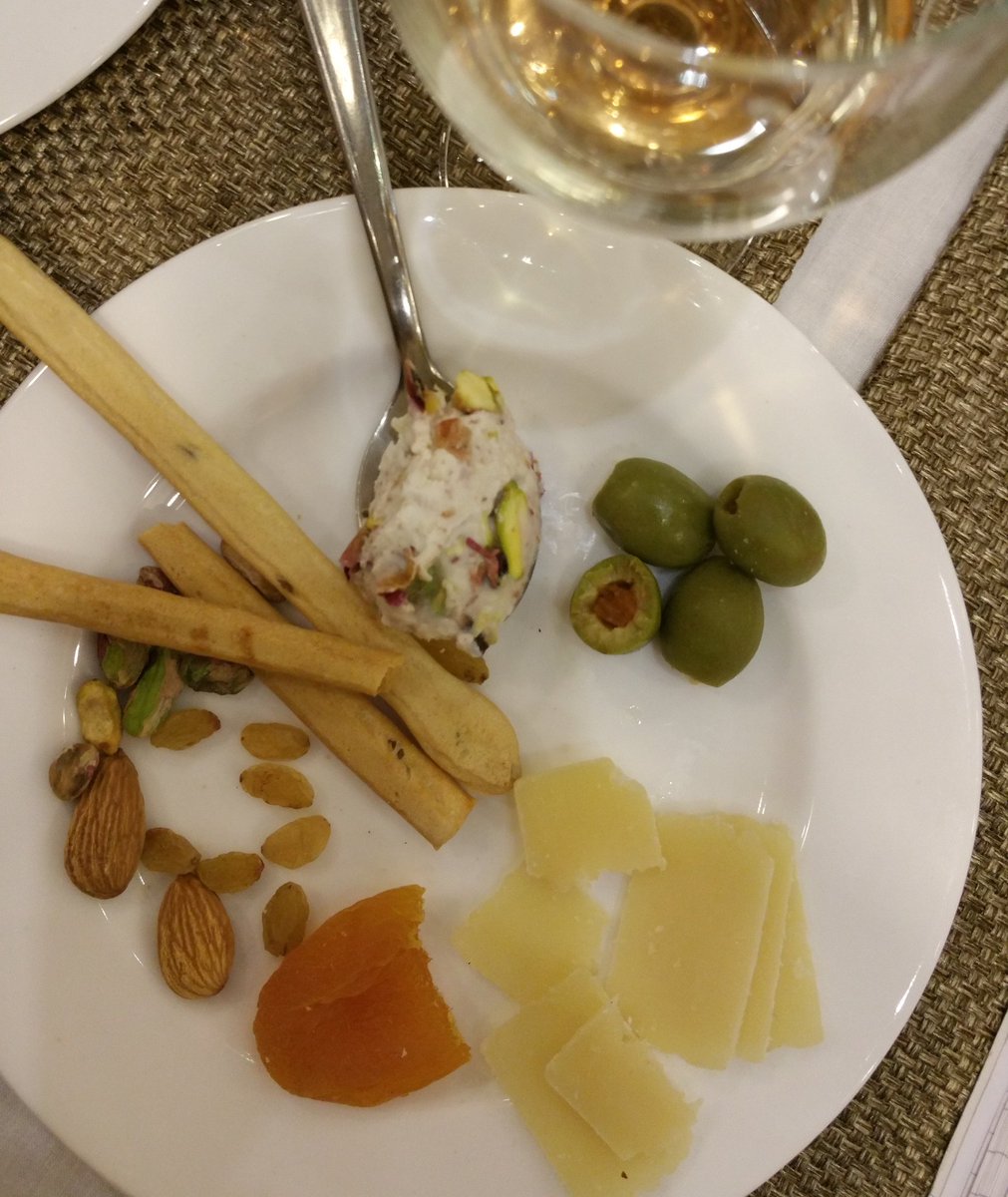 RushinaMG's tweet image. Wine tasting. Indian food and wine menu development. New project. #Unchef #superexcite