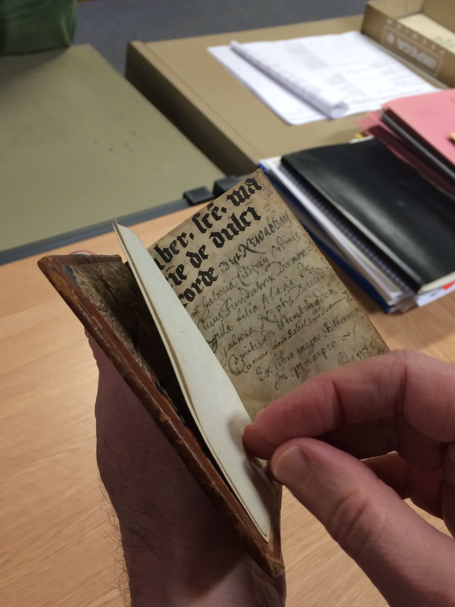 nlsarchives's tweet image. And here it is - a fourteenth-century Breviary from Sweetheart Abbey, untraced since the seventeenth century.