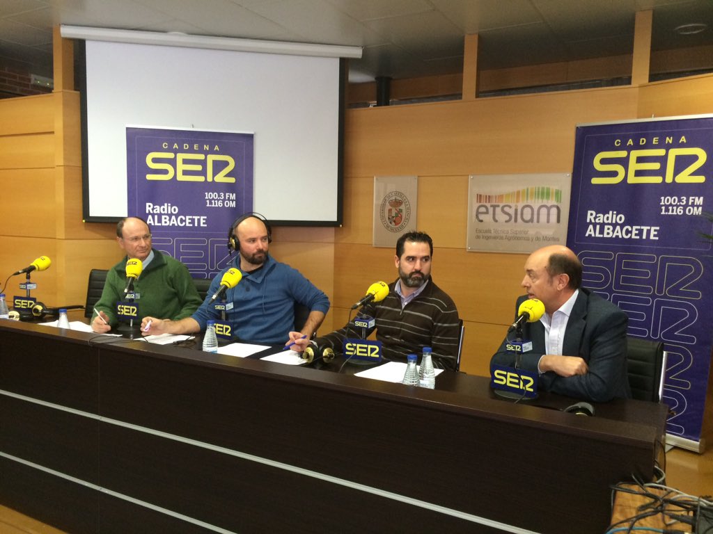 RadioAlbacete's tweet photo. SEQUÍA | Los expertos del CREA, de Agrónomos y del Instituto de Desarrollo Regional hablan del año hidrológico https://t.co/4ABYYRRmdi