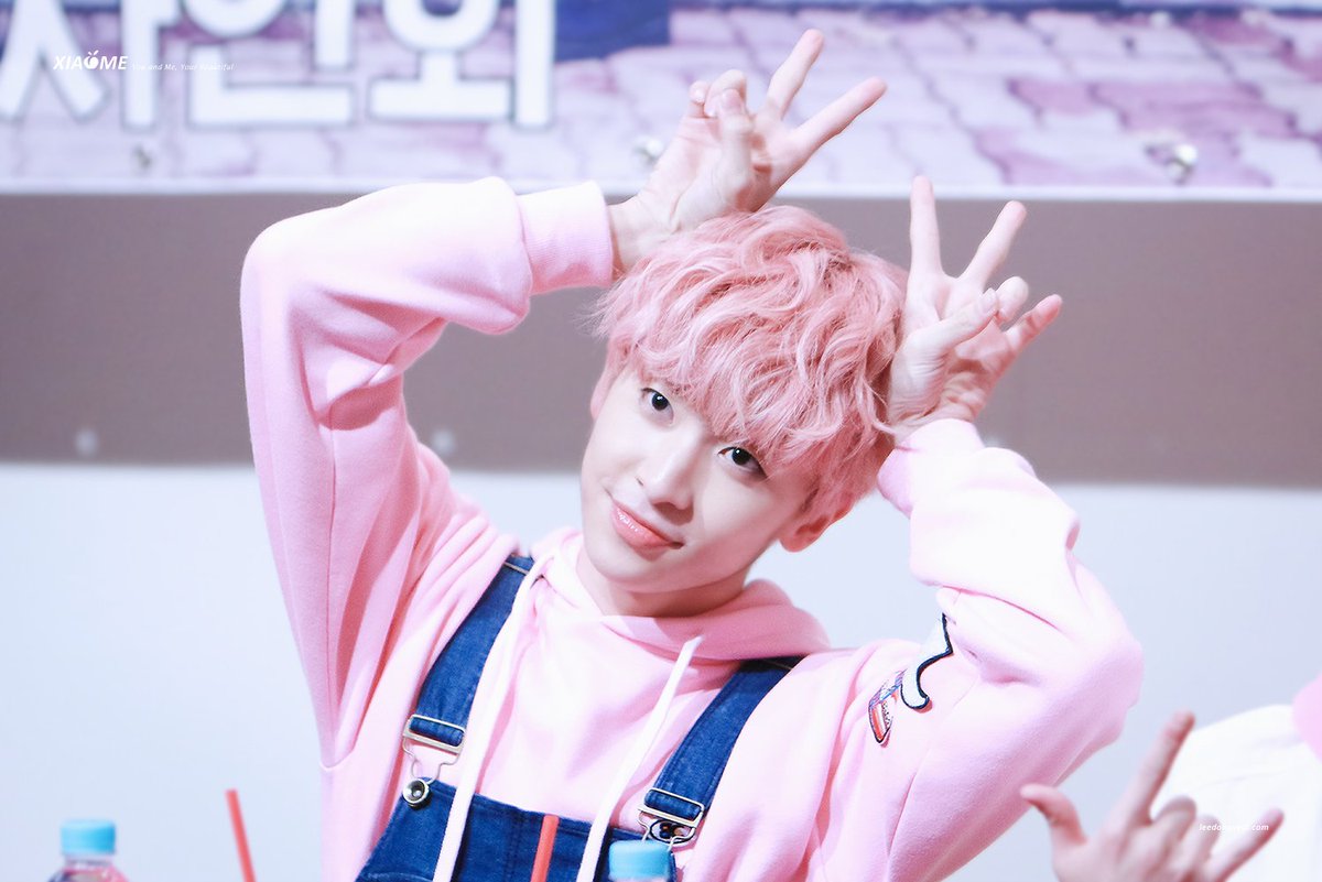 xiaoMe981213's tweet photo. 151206 피치미로 우주 끝까지 정복한 이댜오 🍑💕🎅😸 @UP10TION #업텐션 #UP10TION #샤오 https://t.co/aj7CHUzYRu