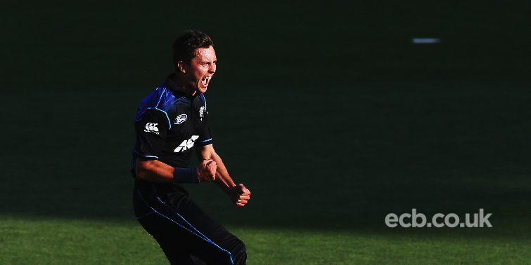 ECB_cricket's tweet photo. Trent Boult and Matt Henry starred as @BLACKCAPS thrashed Australia: https://t.co/jMZgclgtkQ https://t.co/Tny03MTig6