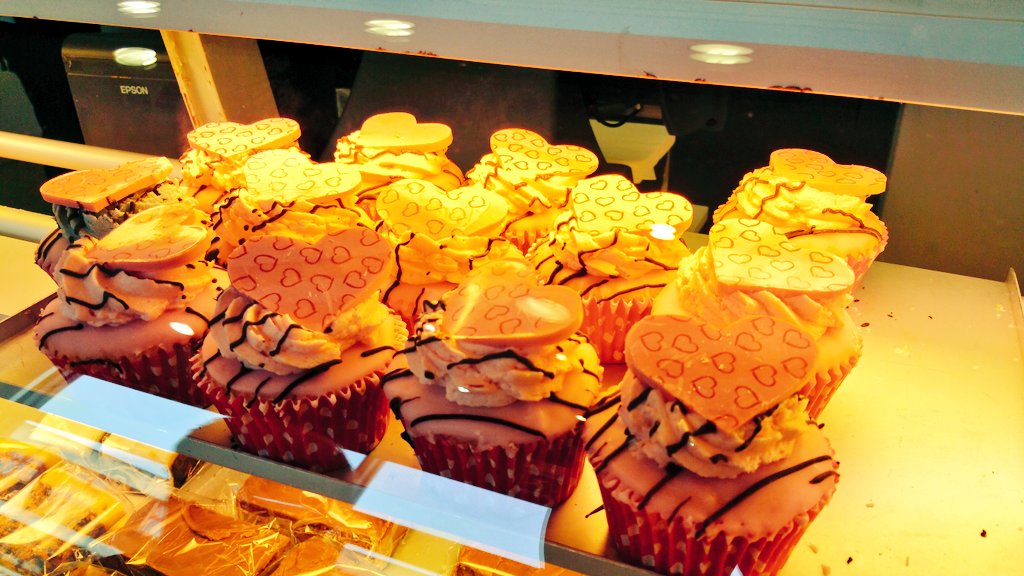jamesbell_worc's tweet photo. #Colston Bakeries have some tasty #valentinesday cakes! Take a look! #offersworc https://t.co/LTWur0JxQv