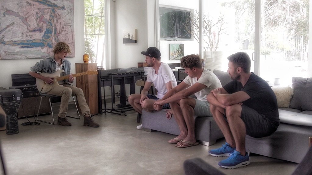 RT als je vanavond ook naar #TheDream gaat kijken om 20:25u op #NPO3! SK