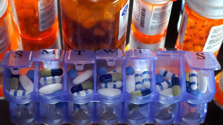 syfSTL's tweet photo. About 3 out of 4 Americans don't  their medication as directed. Be the change; take the pledge. @IWillTakeMyMeds https://t.co/uNbitfbnJO