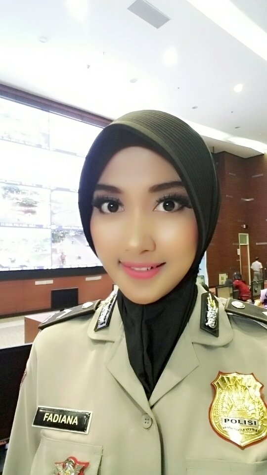 FADIANA93's tweet photo. Asslamualaikum 😊😊 https://t.co/EBc5gFkF0m
