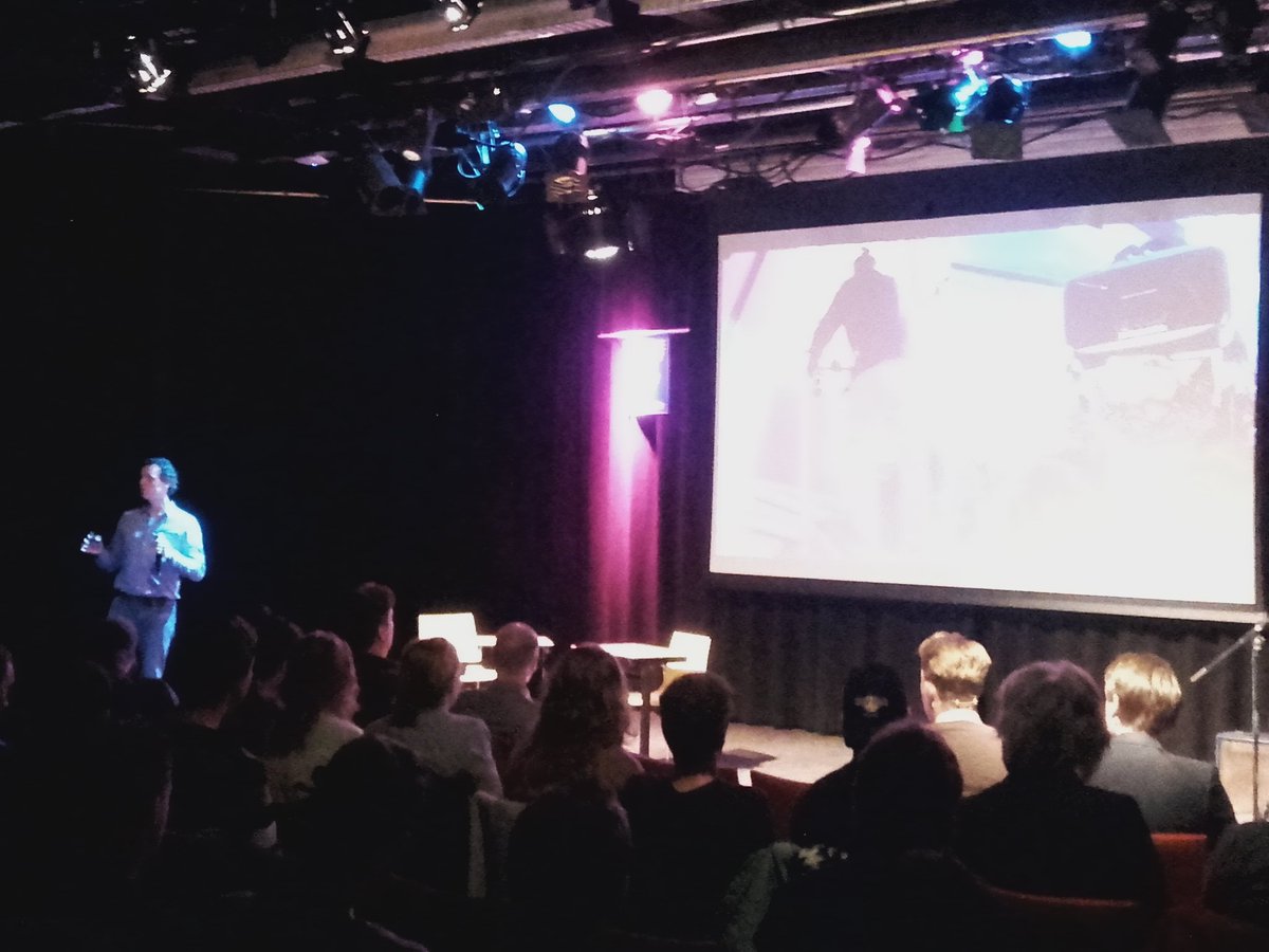 VRIHO2016's tweet photo. Spreker 2. @edwardtetteroo Praat over totstandkoming van Run Like A Regufee. #vriho2016 https://t.co/5AnIvlXb1C