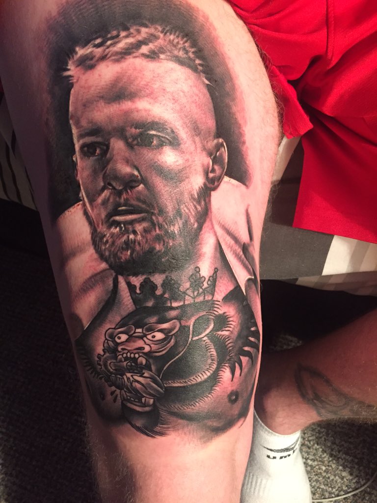 JRea479's tweet photo. #ufcink @TheNotoriousMMA @ufc https://t.co/6me014gUjd