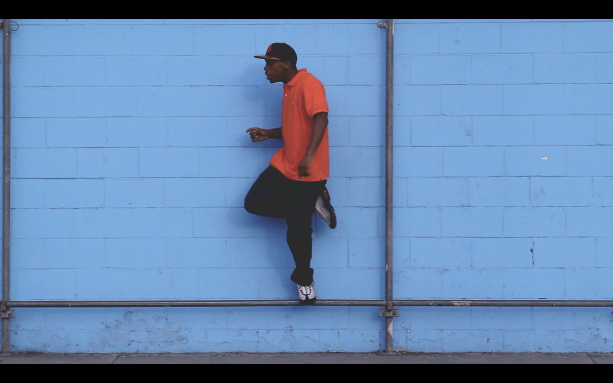 NOWNESS's tweet image. Watch the hypnotic combination of jookin’ and #classical music #dance bit.ly/1VLqlNp