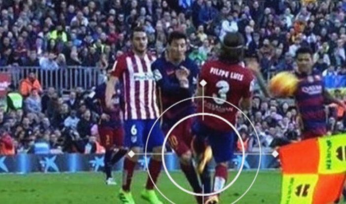 CabreroNacho's tweet photo. Entre la primera foto y las dos siguientes...
Una roja y tres partidos de sanción de diferencia...
Juzguen ustedes. https://t.co/A05LFgklov