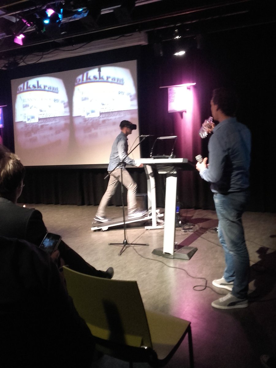 VRIHO2016's tweet photo. Bezoeker ervaart hoe het is als vluchteling tijdens #VRIHO2016 Run Like A Regugee van ThisPage Amsterdam. https://t.co/ZhHWGTwJkn