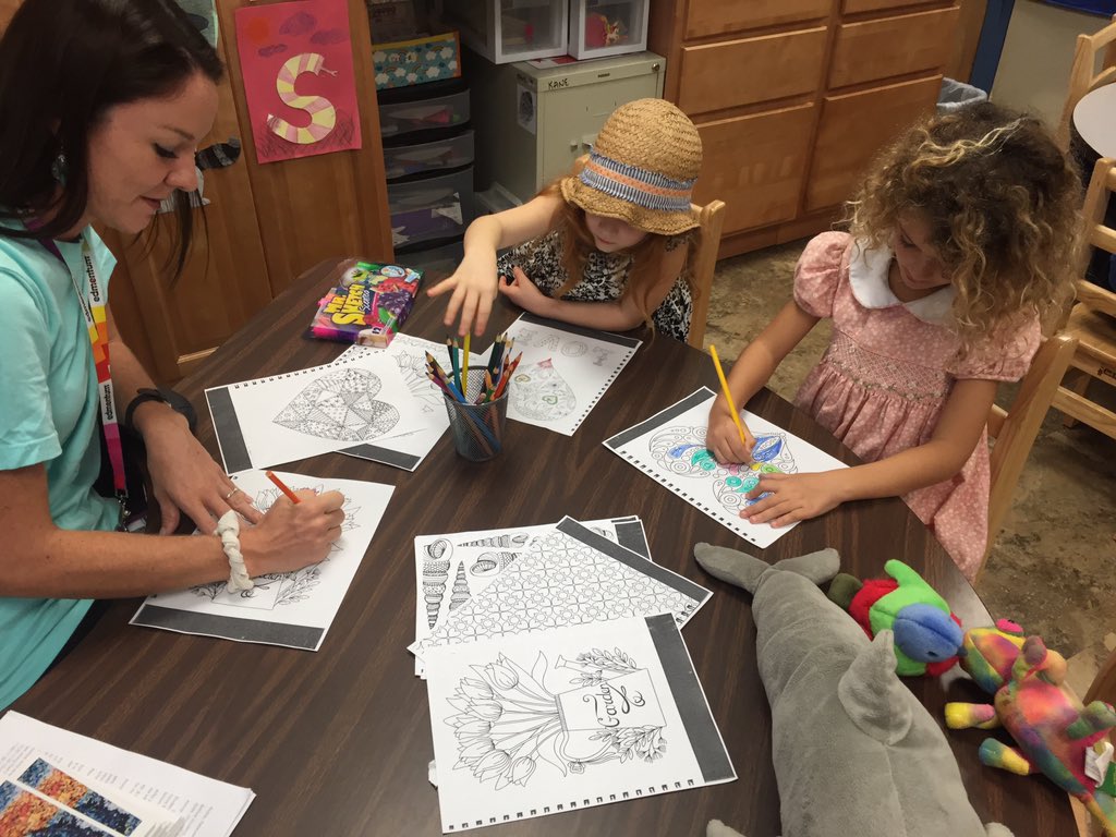 KinderKaneKW's tweet photo. @GSPlayDay coloring is fun too!!! #GSPD2016 #kindergarten @CarAndersonKW #sigsbee https://t.co/nu1aIrnxhL