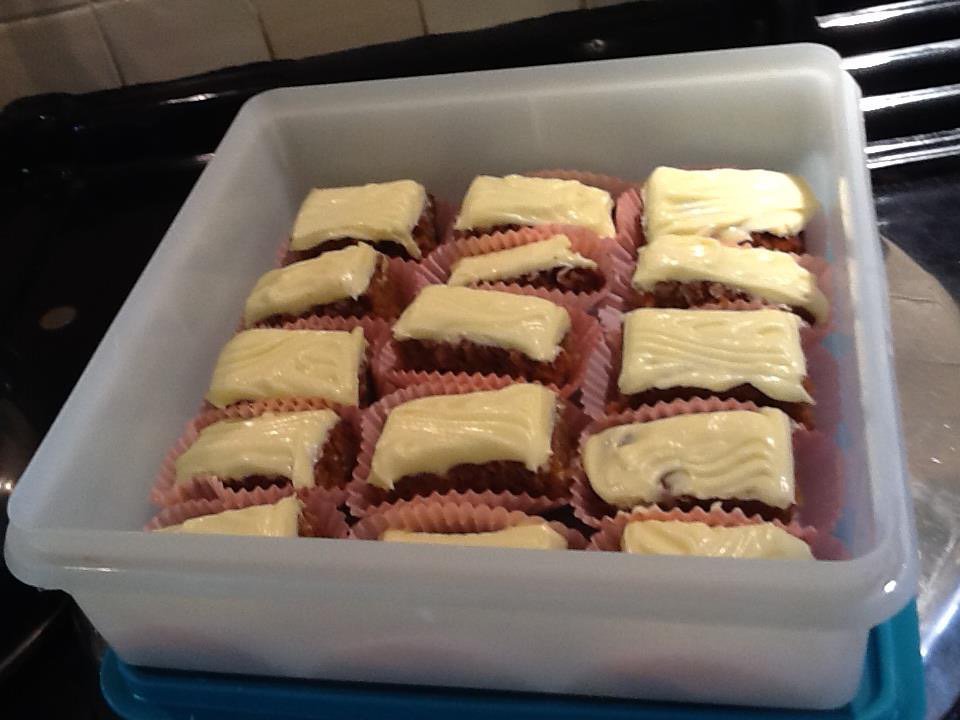 <a href="/ObikwaWines/">Olli the Ostrich</a> Gotta be Obikwa Pinotage 2014 with my freshly made carrot cake....