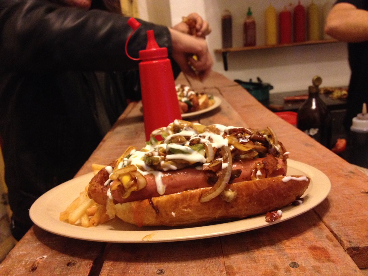 ToroMetralla's tweet photo. Sugerencia monchosa de Toro Metralla: #galacticdog de Wixons GDL, fuera de lo ordinario https://t.co/w1n9VGM4Ep https://t.co/suBujYQeUR