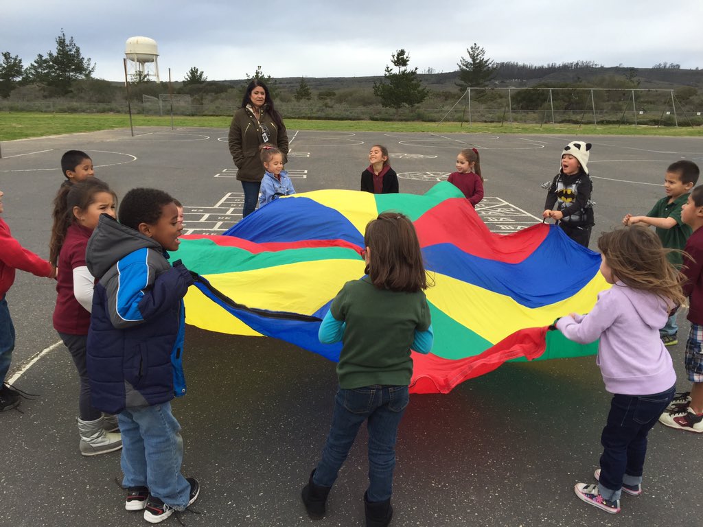 BriG_BeCauseY's tweet photo. Making a bright day out of a cloudy day🌥🌈 @LompocYMCA #CIYMCA #ForaBetterUs #YouthDevelopment #BeCauseY https://t.co/gOpjVD5jUT
